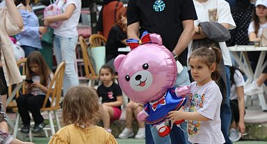 Manisa sokaklarında müzik var