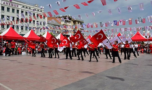 Manisa'da 23 Nisan dolu dolu geçti