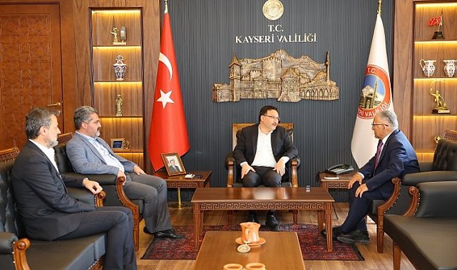 Mazbatasını alan Başkan Büyükkılıç, ilk ziyaretini Vali Çiçek'e yaptı