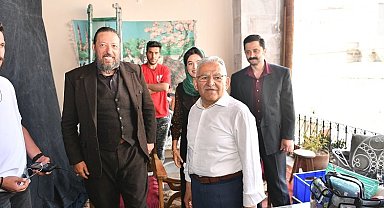 Memduh Büyükkılıç dizi setinde