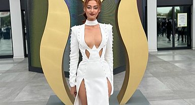 Podyumun aranan ismi Mücevher Fuarı'nda parladı