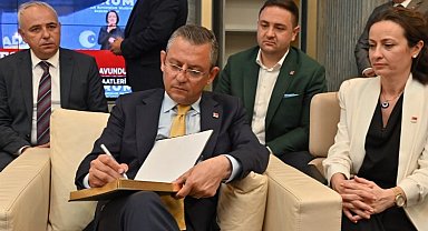 Seçim sonrası Manisa'da şeref defterine ilk 'Özel' not