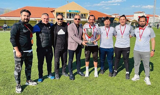 Talasgücü'nün U14'ü Türkiye şampiyonu