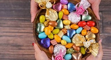 Uzmanından dişlere zarar vermeden şeker tüketim tavsiyesi