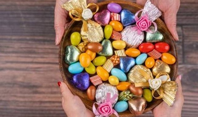Uzmanından dişlere zarar vermeden şeker tüketim tavsiyesi