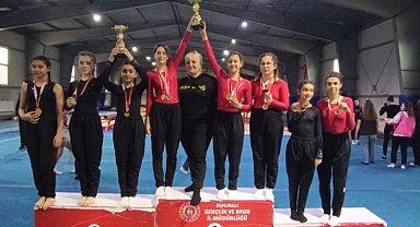 Yıldız sporculara 11 madalya 2 kupa