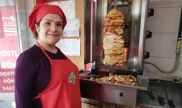 Atanamayan öğretmen dönercilik yapıyor