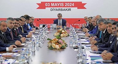 Bakan Tekin Diyarbakır'da eğitimi değerlendirdi