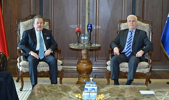 Başkan Bozbey, eski Bakan Cavit Çağlar'ı ağırladı