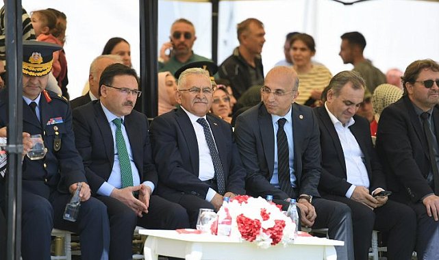 Başkan Büyükkılıç, Millet Bahçesi'nde 19 Mayıs coşkusuna ortak oldu