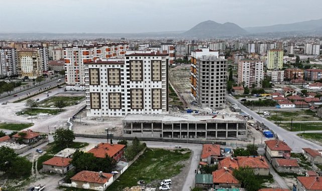 Başkan Çolakbayrakdar, "Türkiye'ye örnek kentsel dönüşüm gerçekleştiriyoruz"