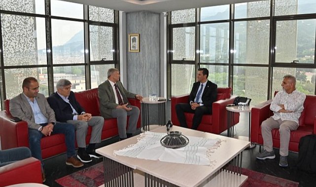 Başkan Zeyrek: "Hata yapan bensem, benim de yanlışlarımı yazın"