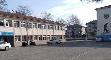 Boğazına takılan hamburger sonu oldu!