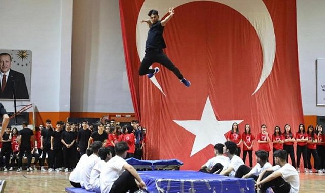 Bursa İnegöl'de 19 Mayıs coşkuyla kutlandı