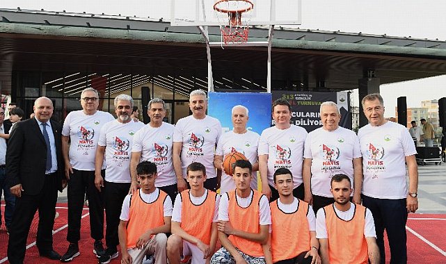 Bursa'da başkanlardan 19 Mayıs'a yakışan maç