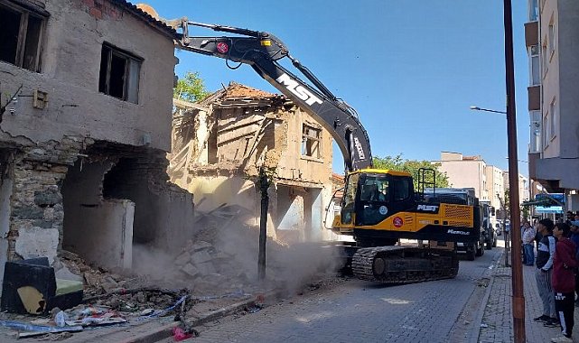 Edirne Keşan'da metruklara yıkım