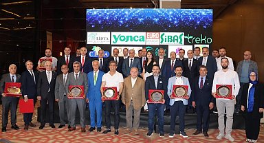 Egeli yaş meyve sebze ve meyve sebze ihracatçılarında ödül coşkusu