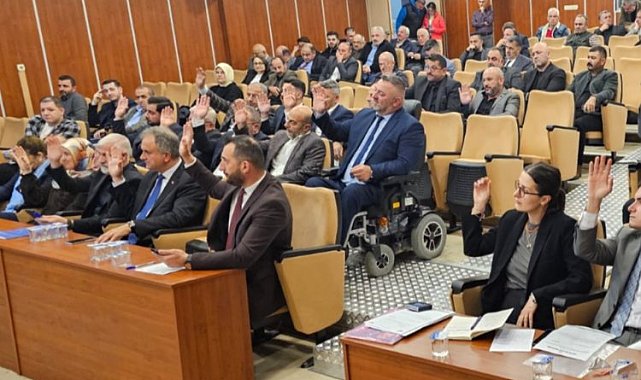 Gölcük Belediyesi engelleri kaldırıyor