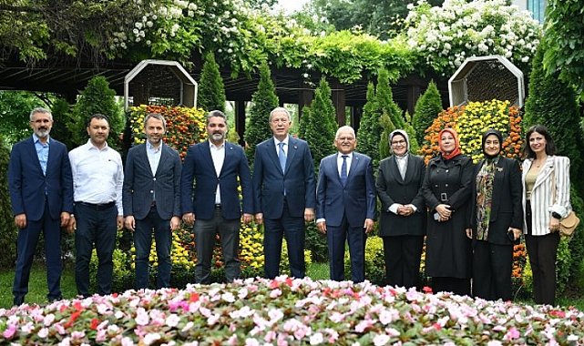 Hulusi Akar ve Ayşe Böhürler'den Büyükkılıç'a tebrik ziyareti
