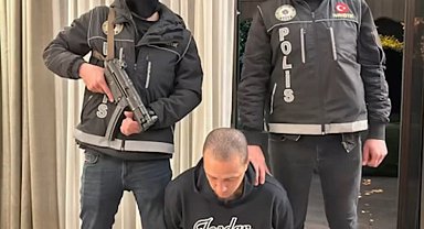 Interpol'ün aradığı iki uyuşturucu taciri İstanbul'da yakalandı