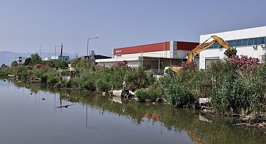 İzmir Çiğli'den kaçak barınak ve iskeleye sıfır taviz!