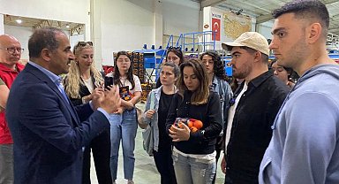 İzmirli girişimci gençler, tarım işletmesi tozunu yuttu