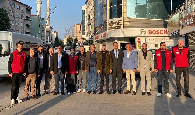 İzmit Belediyesinin güçlü kadrosundan işçilere ikram
