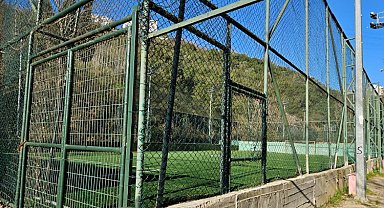 İzmit Turgut Mahallesi'ndeki sahanın üstü kapatılacak