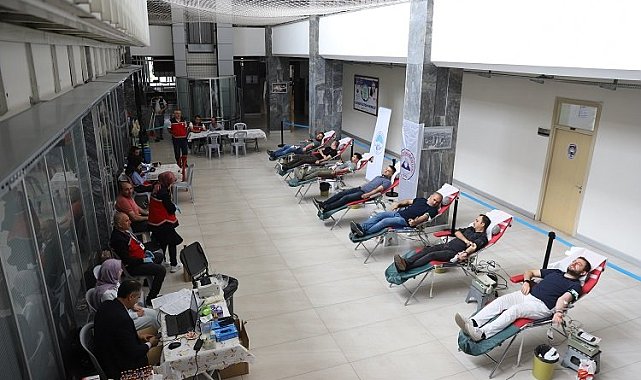 Kayseri Büyükşehir personelinden ERÜ Kan Merkezi'ne "kan bağışı" desteği