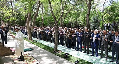 Konya'da Cuma Namazı sorası yağmur duası