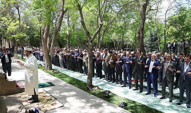 Konya'da Cuma Namazı sorası yağmur duası
