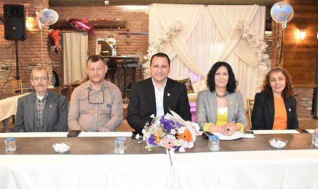Manisa Dostlar Meclisi'nin konuğu Yunusemre Muhtarlar Derneği Başkanı Bedriye Pehlivan
