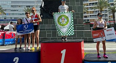 Manisalı atlet İzmir'de kupa kazandı