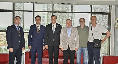 Milletvekili Bakırlıoğlu ve Akhisar OSB'den Başkan Zeyrek'e ziyaret