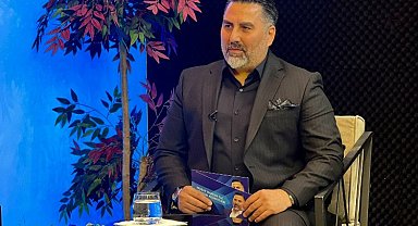 Murat Hançer, sunuculuk başarısıyla göz kamaştırıyor