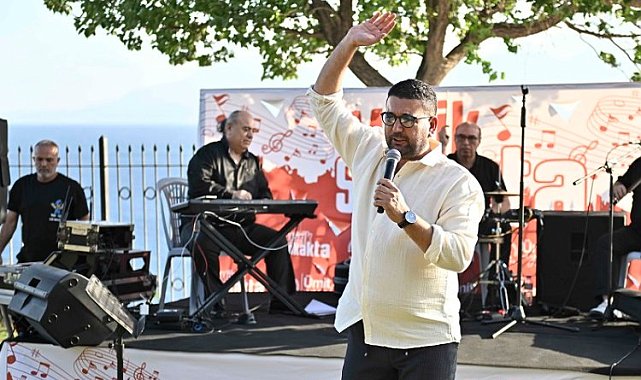 Muratpaşa'da 'Müzik Sokakta' ilgisi