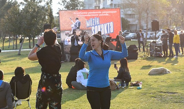 Muratpaşa'da müzik sokakta
