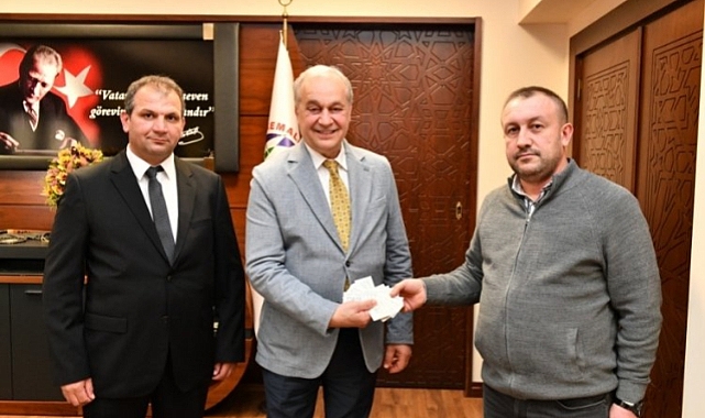 Mustafakemalpaşa'da muhtar ve esnaftan örnek hareket