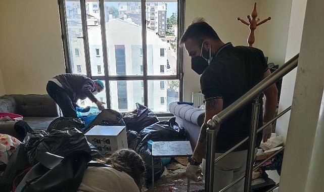 Nilüfer'deki evden 8 ton çöp çıktı