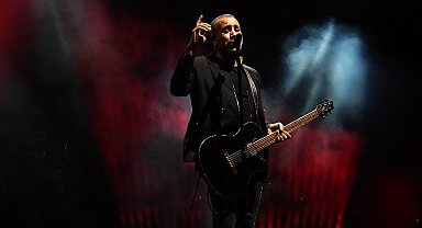 Osmangazi'de Haluk Levent'e on binler eşlik etti