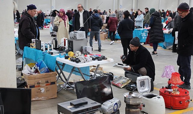 Selçuklu 2. El Pazarı'na yeni gününde yoğun ilgi