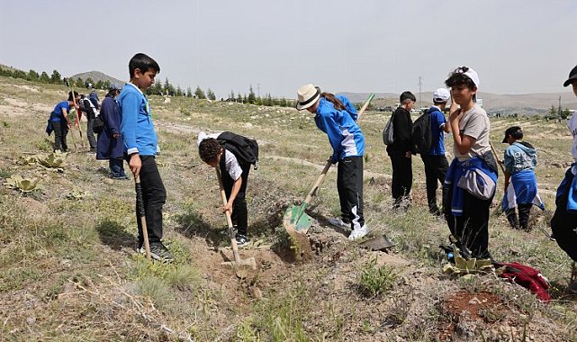 Selçuklu'da fidanlar toprakla buluştu