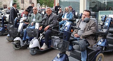 Sivas'ta engelli vatandaşlar akülü araçlarına kavuştu