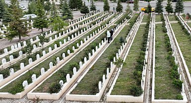 Sivas'ta mezarlıklarda kapsamlı temizlik 