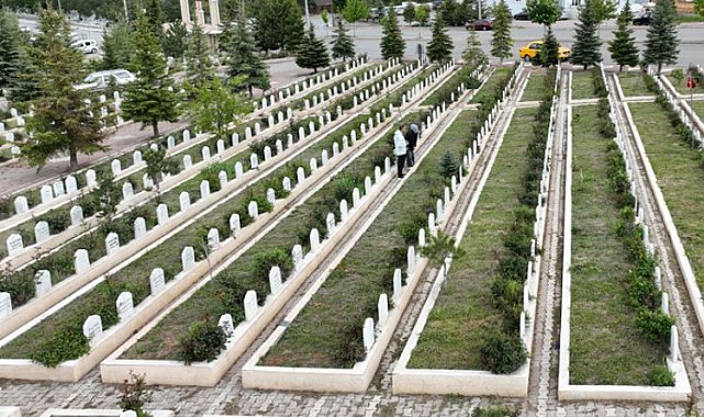 Sivas'ta mezarlıklarda kapsamlı temizlik