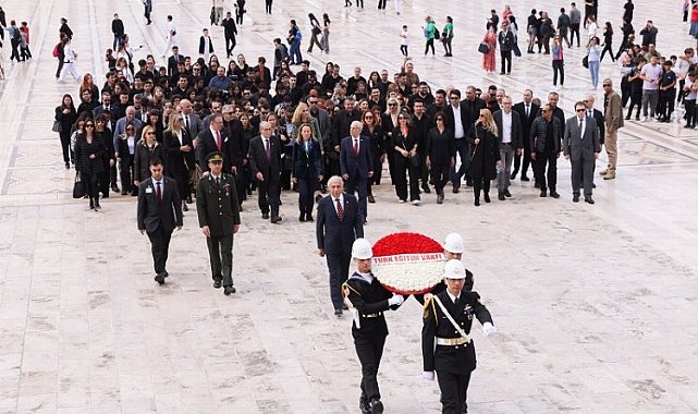 TEV 57'nci yılında Ata'nın huzurunda