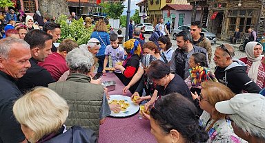 Türk Mutfağı Haftası'nda Gölcük'ten geleneksel tatlı ikramı