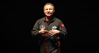 Türkiye'nin ilk Astronotu Alper Gezeravcı, Bilecik Kongre Merkezi'nde gençlerle buluştu