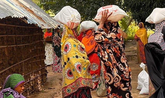 Afrika'da Gıda Dağıtımı yapan Help Yetim, yetimleri sevindirdi