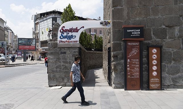 Başkan Büyükkılıç'tan Sanatçılar Sokağı'na davet
